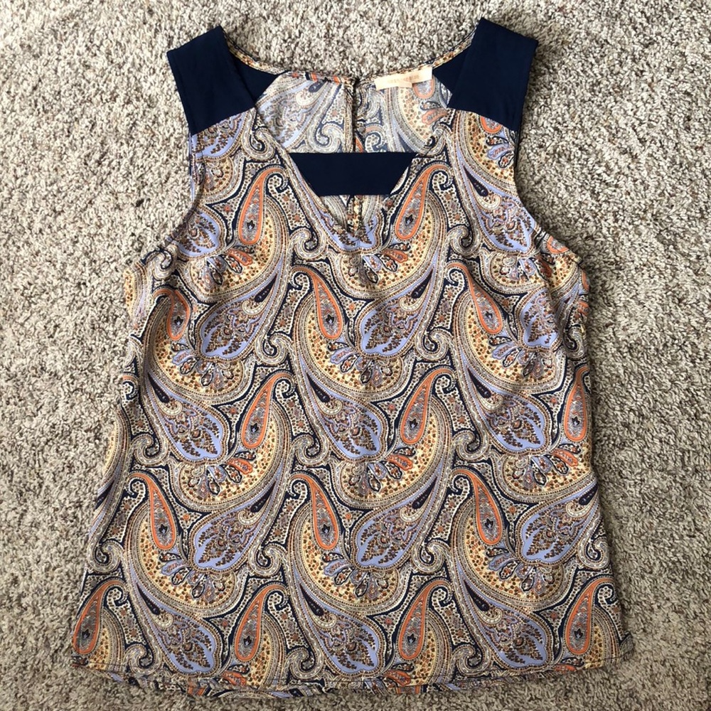 Beautiful patterned top - Picture 2 of 4